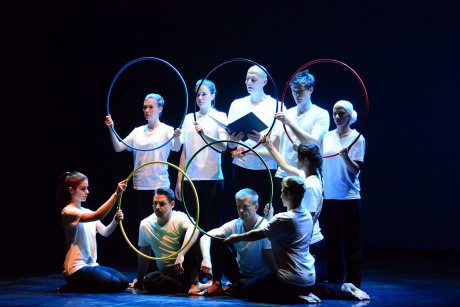 A melbourne-i olimpián résztvevő magyar csapat története a színpadon